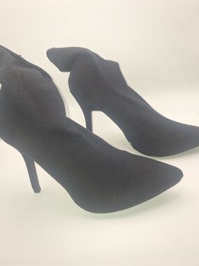 Mackinj Size 6